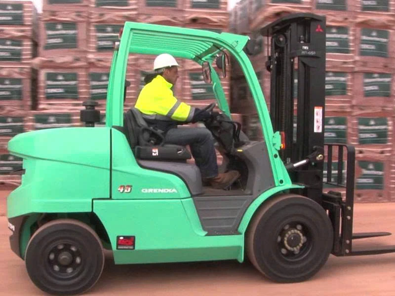 XE NÂNG DẦU MITSUBISHI 4.5 TẤN