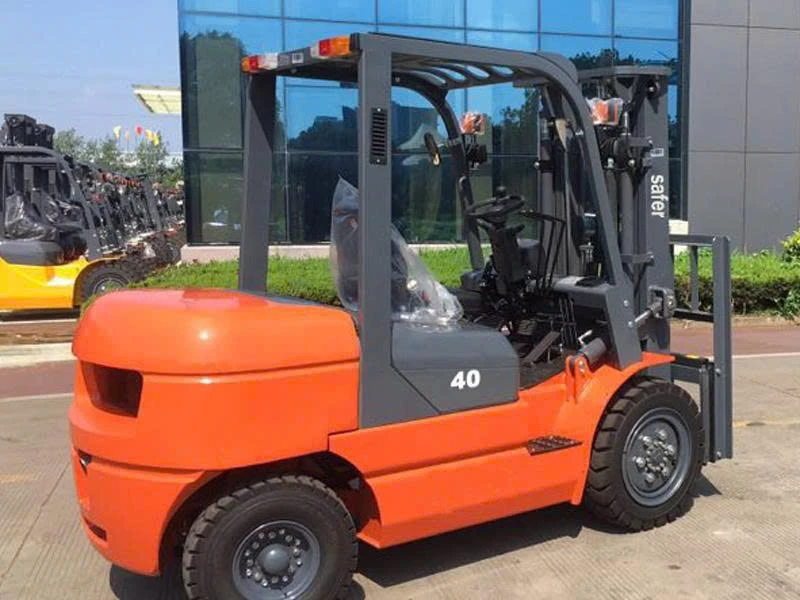 XE NÂNG DẦU 4 TẤN SAFER