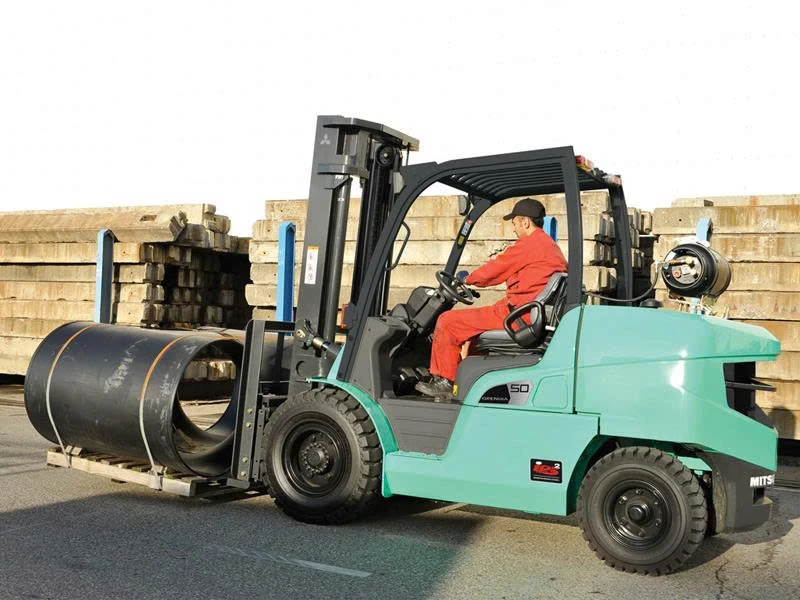 XE NÂNG XĂNG - GAS 5 TẤN MITSUBISHI