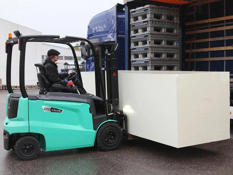 XE NÂNG ĐIỆN 2.5 TẤN 4 BÁNH NGỒI LÁI MITSUBISHI