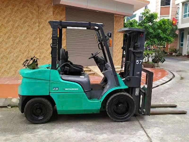 XE NÂNG XĂNG - GAS 3 TẤN CŨ