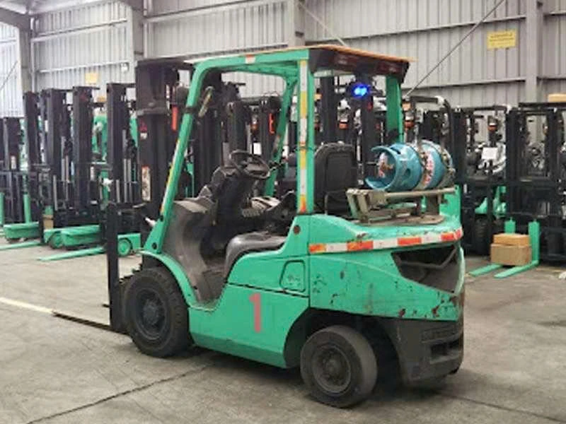 XE NÂNG XĂNG - GAS 2 TẤN CŨ